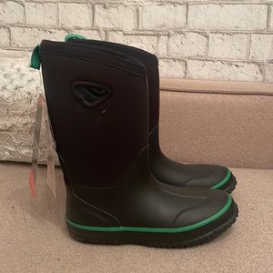 Brand new never worn Boots for kids by Cougar brand.